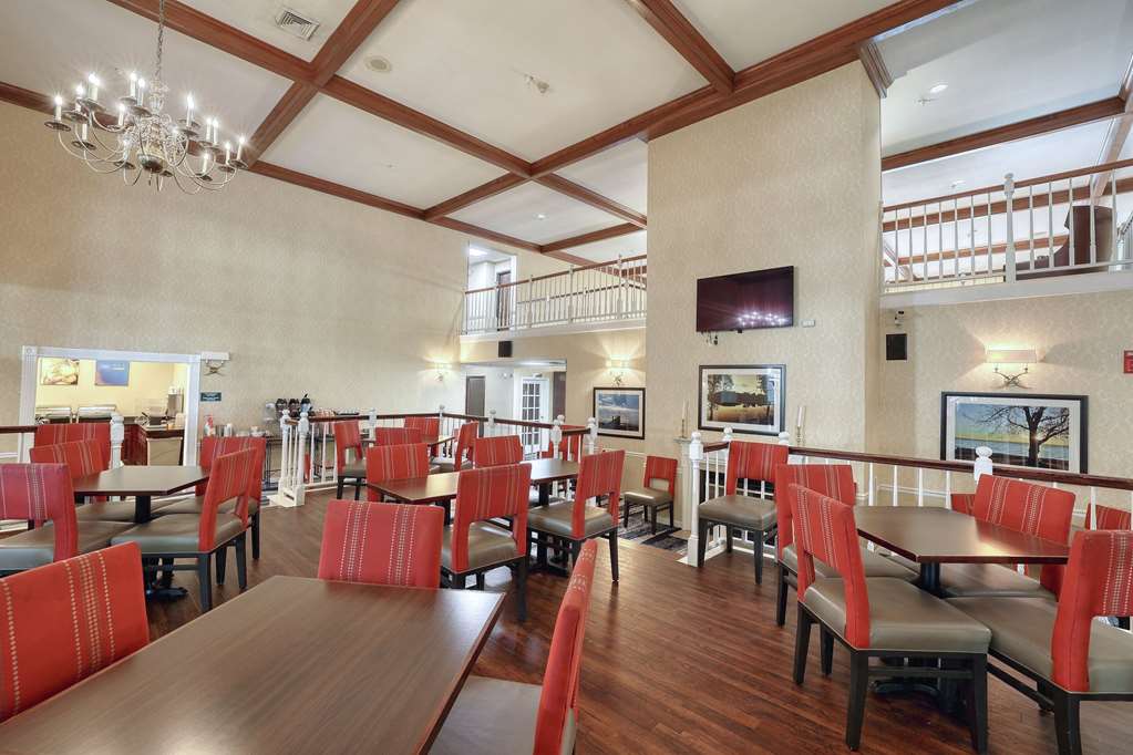 Comfort Suites Appleton Airport - photo 77