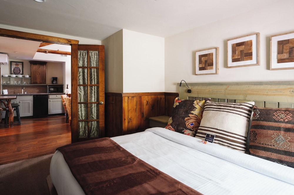 Highland Haven Creekside Inn - photo 30