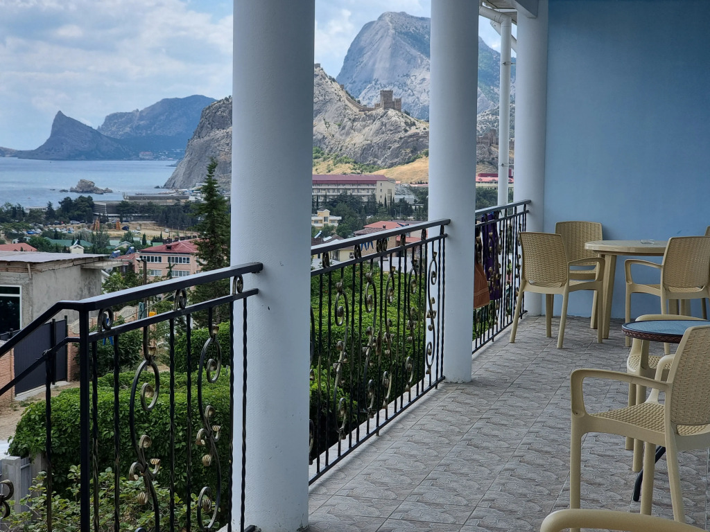 Server Living Quarters - carbon neutral hotel in Sudak