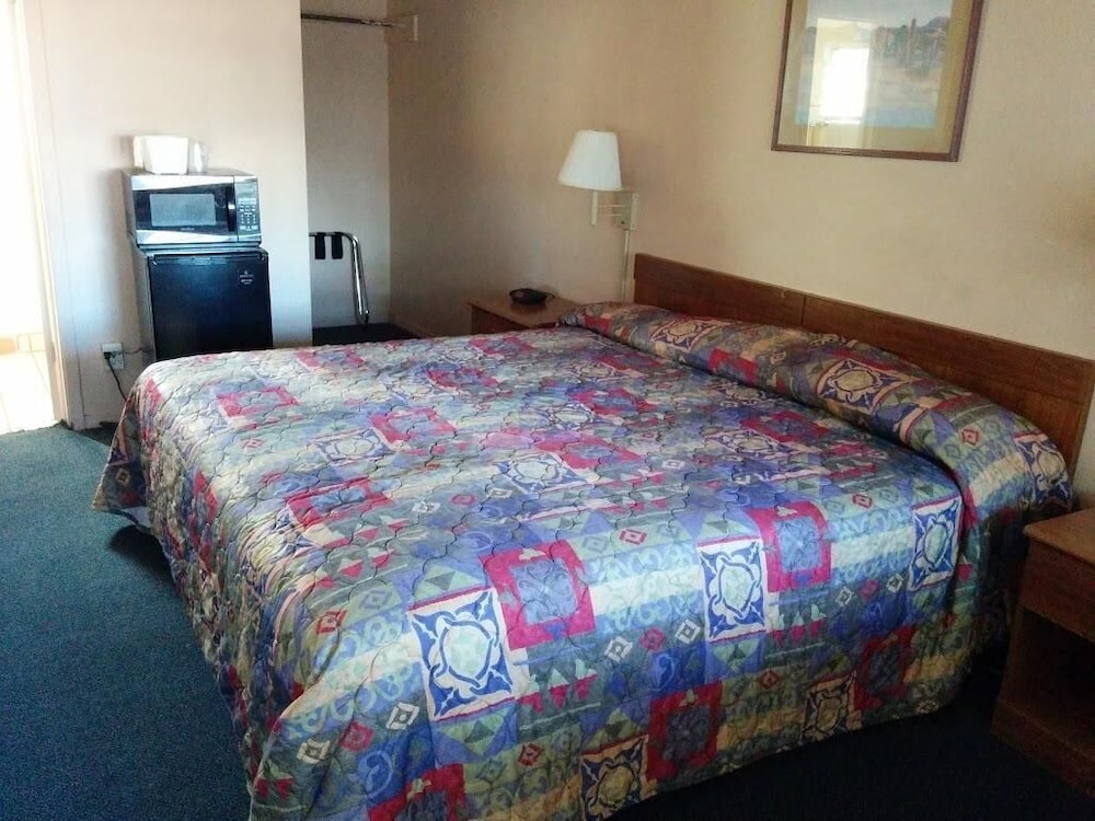 Economy Inn Safford - photo 5