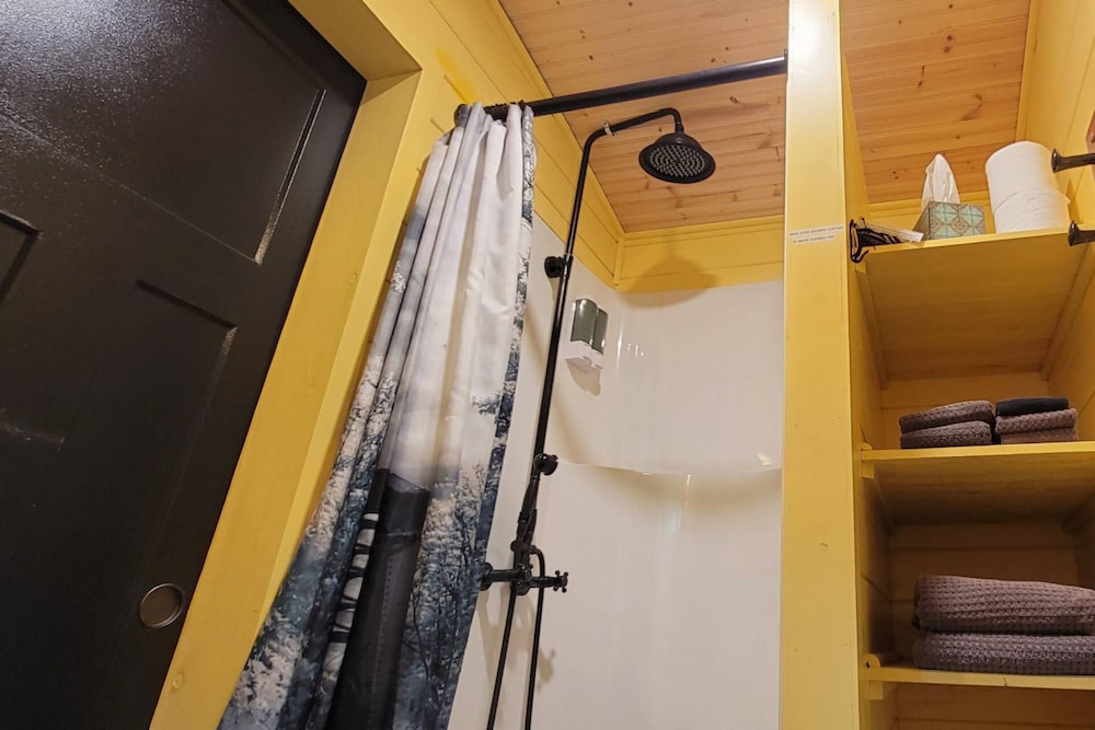 Tiny Digs Hotel of Tiny Houses - photo 114