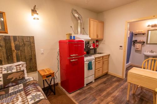 June Lake Motel - photo 5