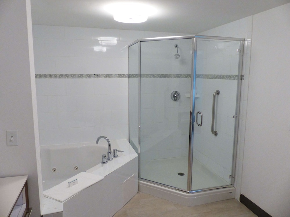 Hampton Inn Paramus - photo 27