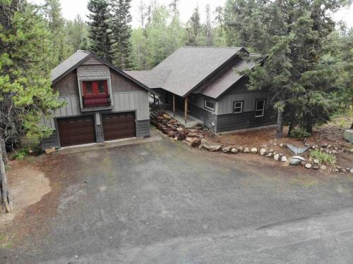 Magic McCall Cabin and Studio for Larger Groups wi — 4-Star Luxury Hotel in Mccall, United States