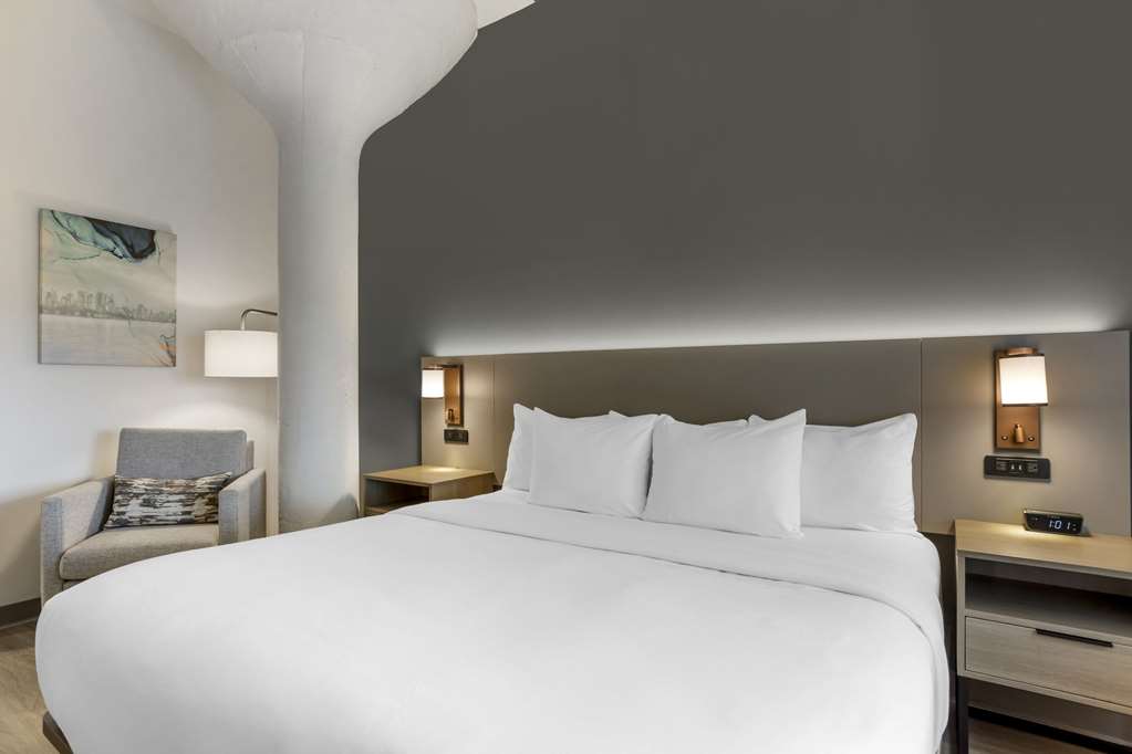 Comfort Inn & Suites Newark Liberty International Airport - photo 29