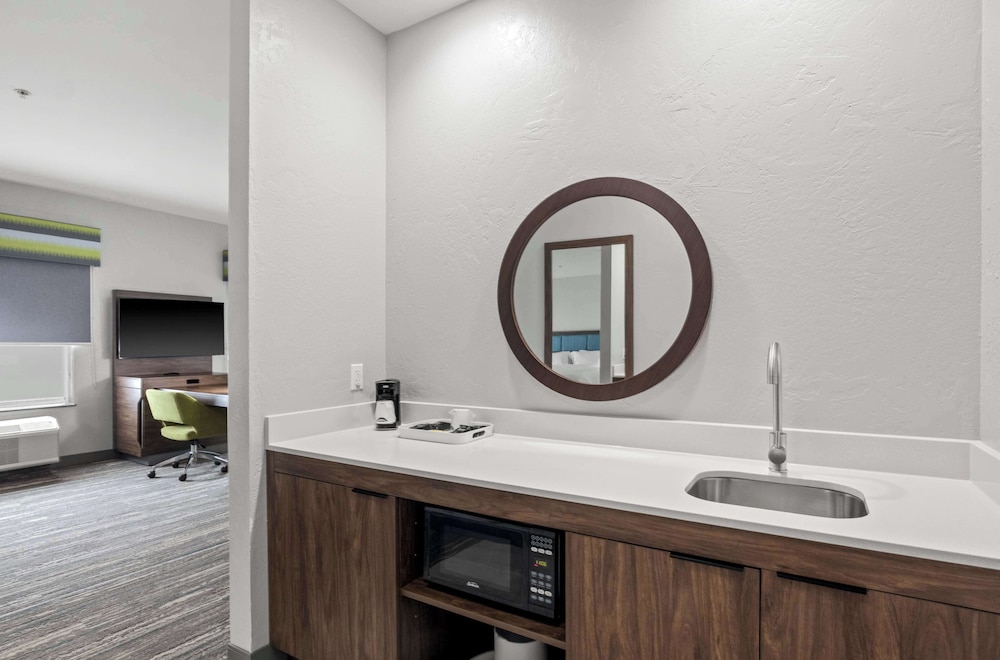 Hampton Inn & Suites Mount Pleasant - photo 6
