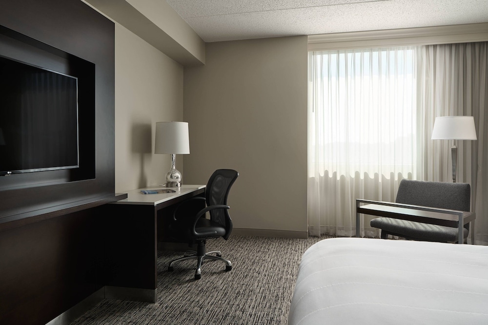 Pittsburgh Marriott North - photo 10