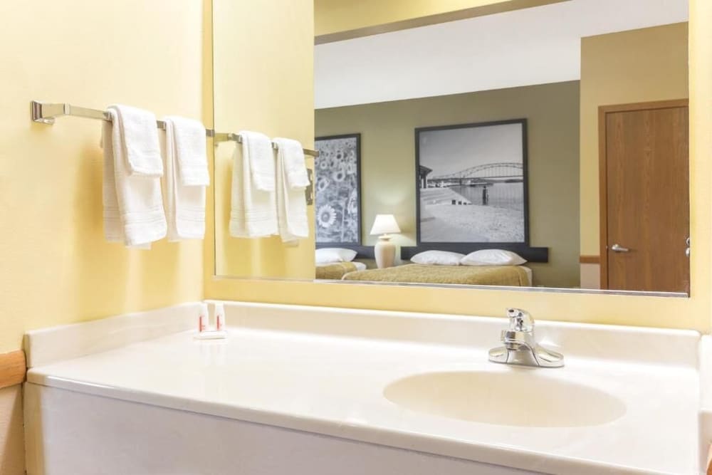 Western Inn & Suites - photo 8