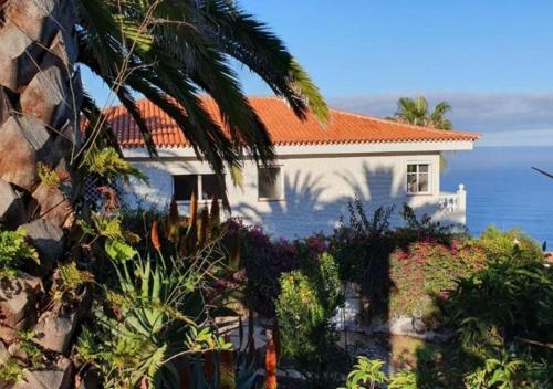 Villa Larnia de Tenerife — 4-Star Luxury Hotel in Sauzal, Spain