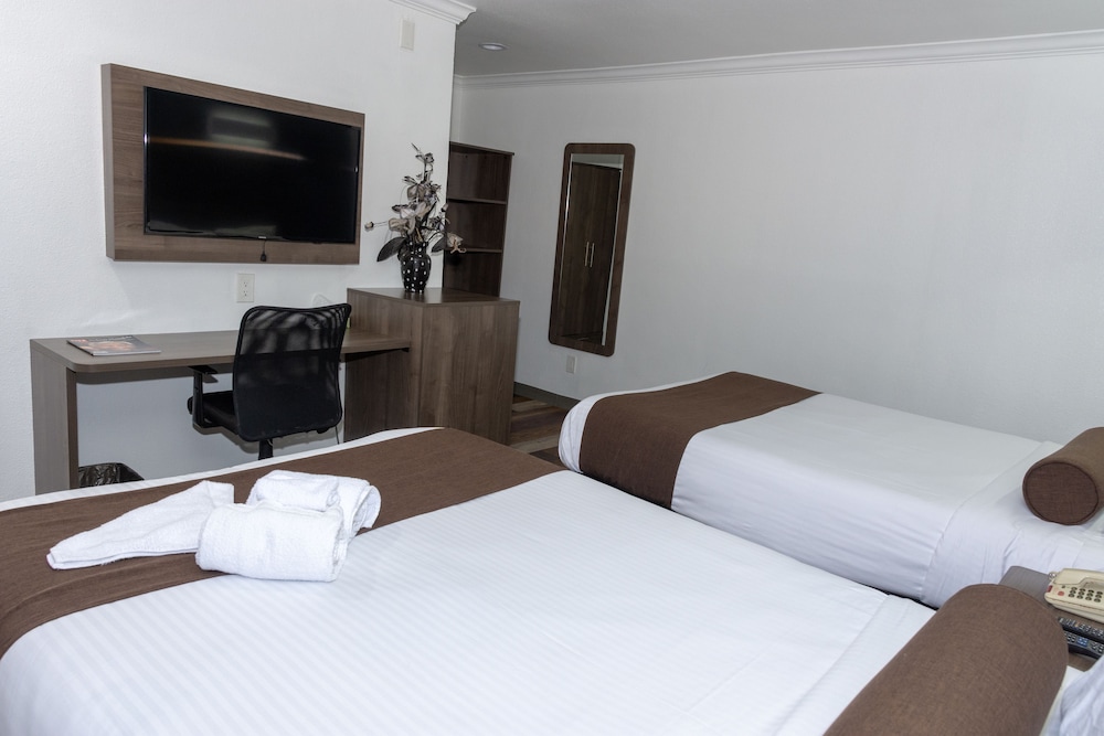 Value Inn Bellflower - photo 13