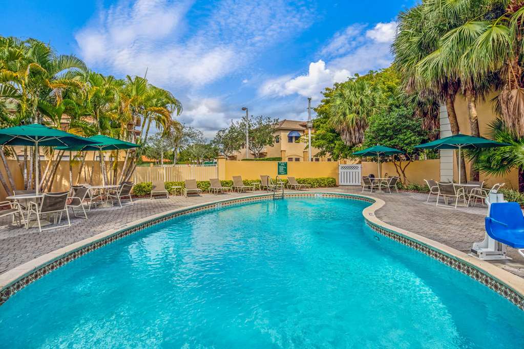 La Quinta Inn & Suites by Wyndham Miami Lakes - photo 7