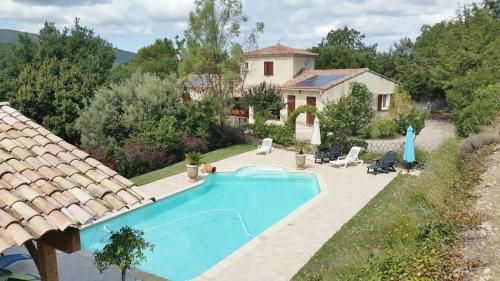Villa Route d'Entrechaux D13 — 4-Star Luxury Hotel in Malaucene, France