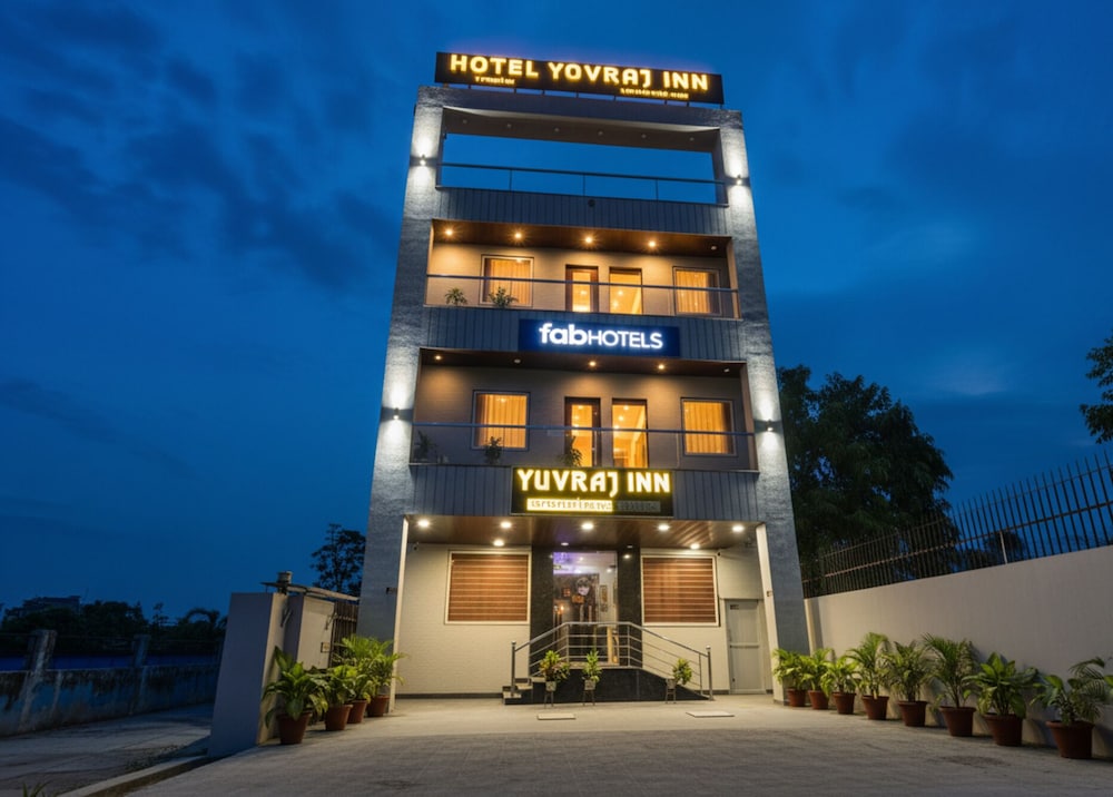 Fabhotel Yuvraj Inn