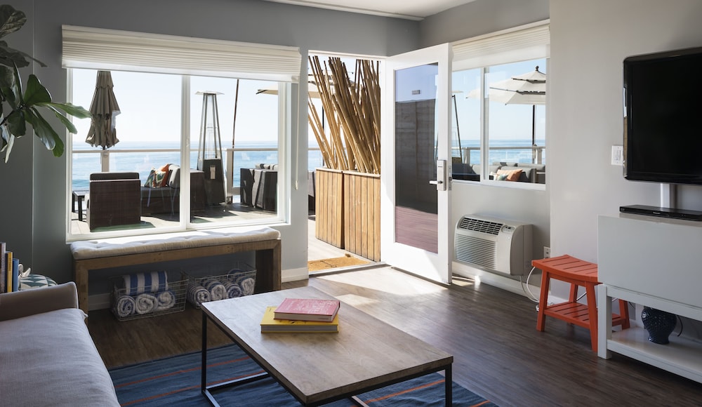Pacific Edge Hotel - photo 89