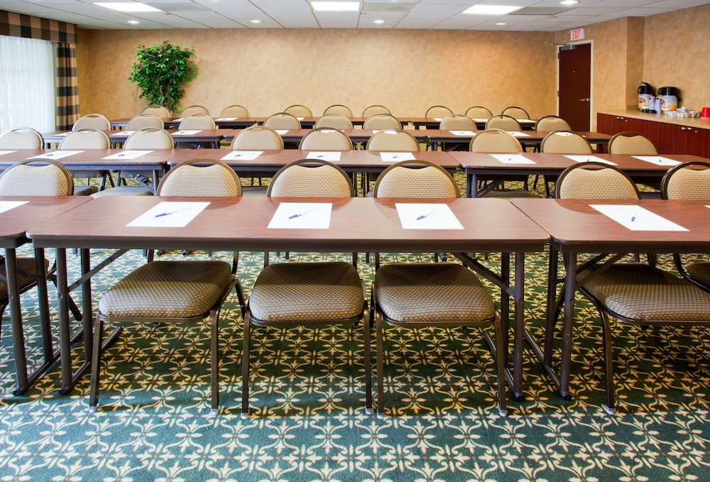 Holiday Inn Express Hotel & Suites Concord by IHG - photo 37