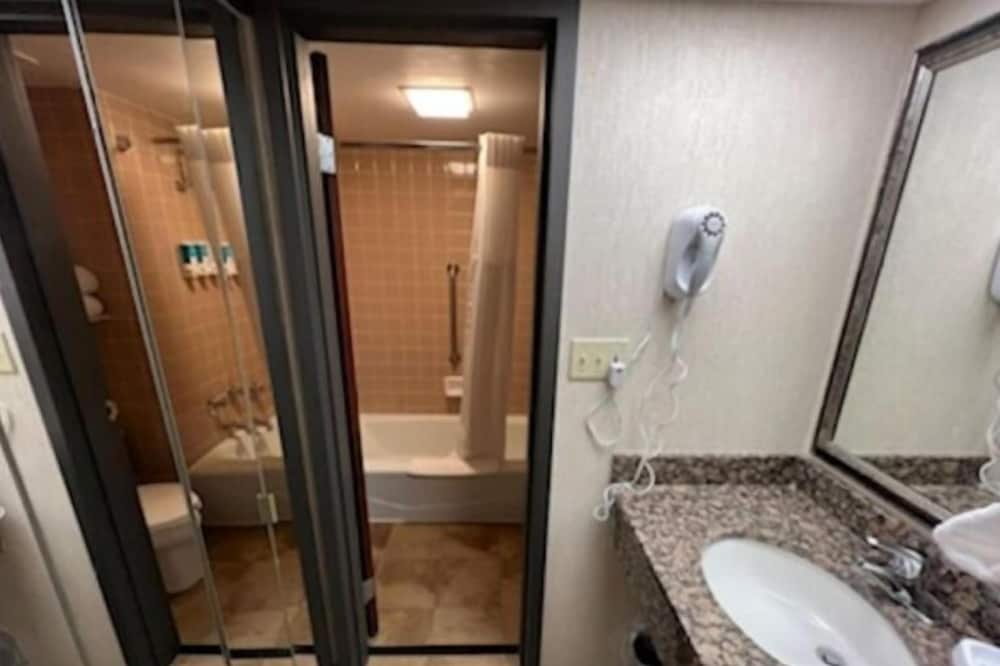Hotel Lotus Kansas City Merriam - photo 24