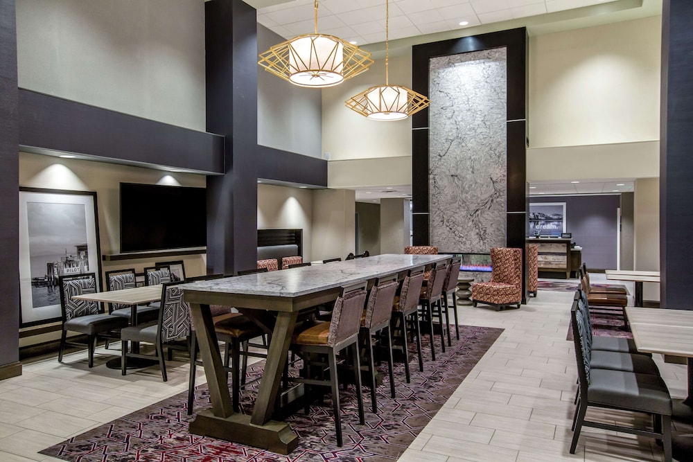Hampton Inn & Suites Reno Sparks - photo 26