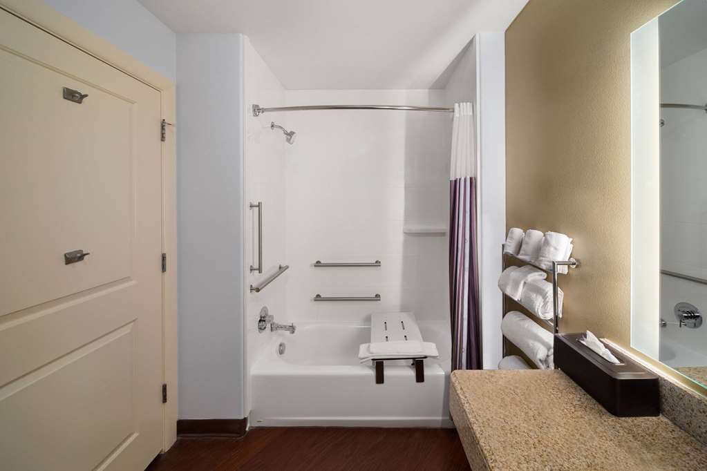 La Quinta Inn & Suites by Wyndham Austin Cedar Park - photo 14
