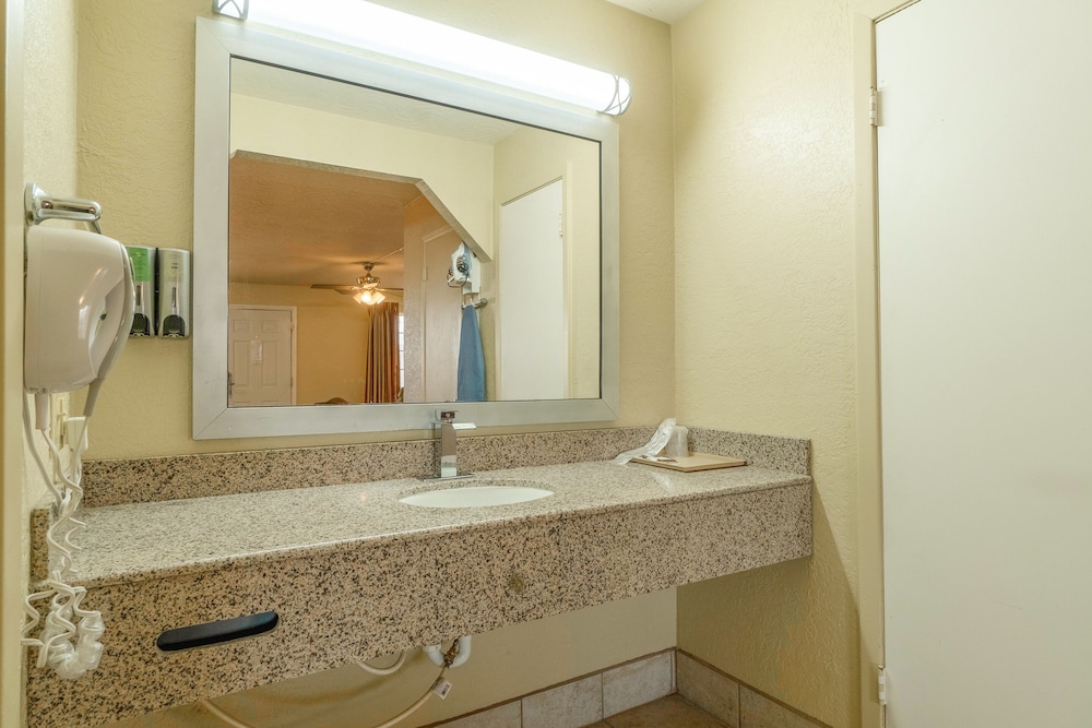 Stamford Inn - photo 43