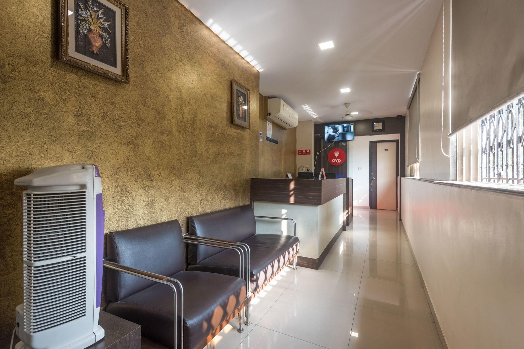 OYO 7892 Hotel Minerva Residency