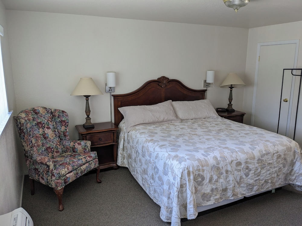 Hi Lo Motel Cafe and RV Park - photo 13