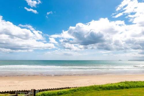 5 Bed Villa Sleeps 10 Hot Tub Country Views — 4-Star Luxury Hotel in Waterford, Republic of Ireland