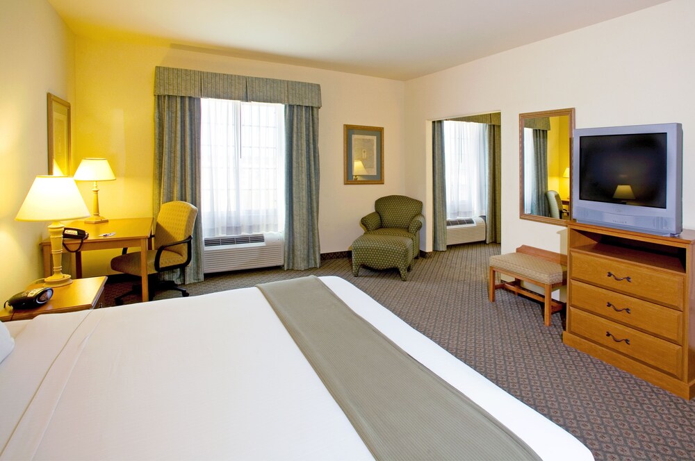 Holiday Inn Express & Suites Rio Grand by IHG - photo 5