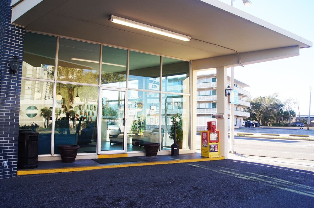 The Oceanfront Viking Motel - photo 3