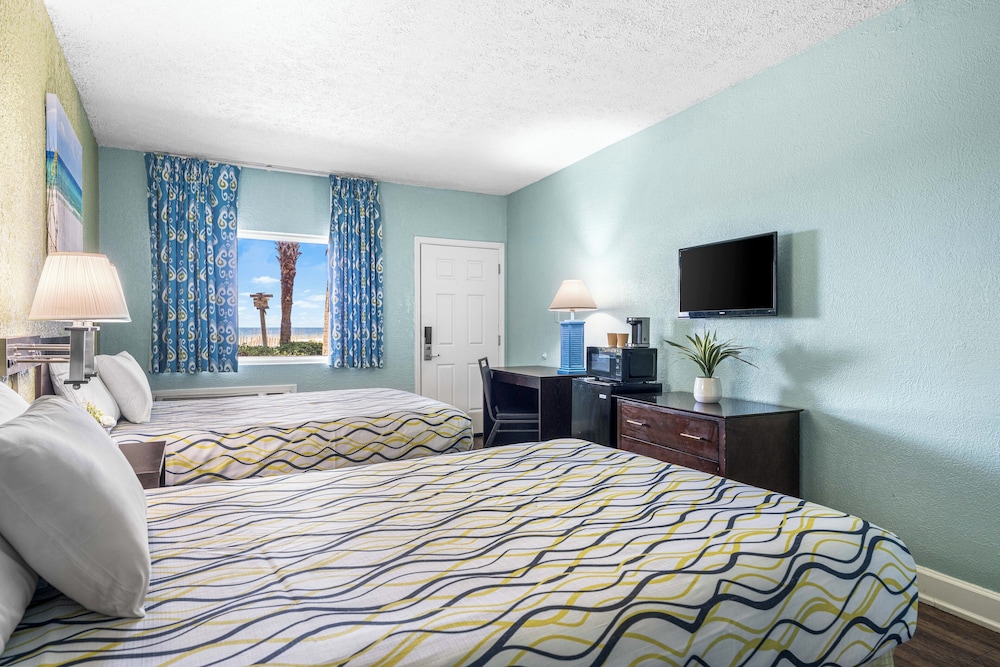Boardwalk Beach Hotel - photo 4