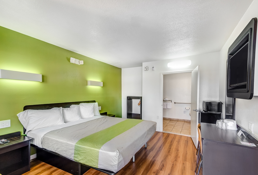 Motel 6 Visalia CA - photo 23