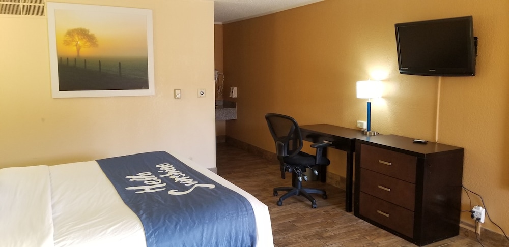 Days Inn & Suites by Wyndham Trinidad - photo 11