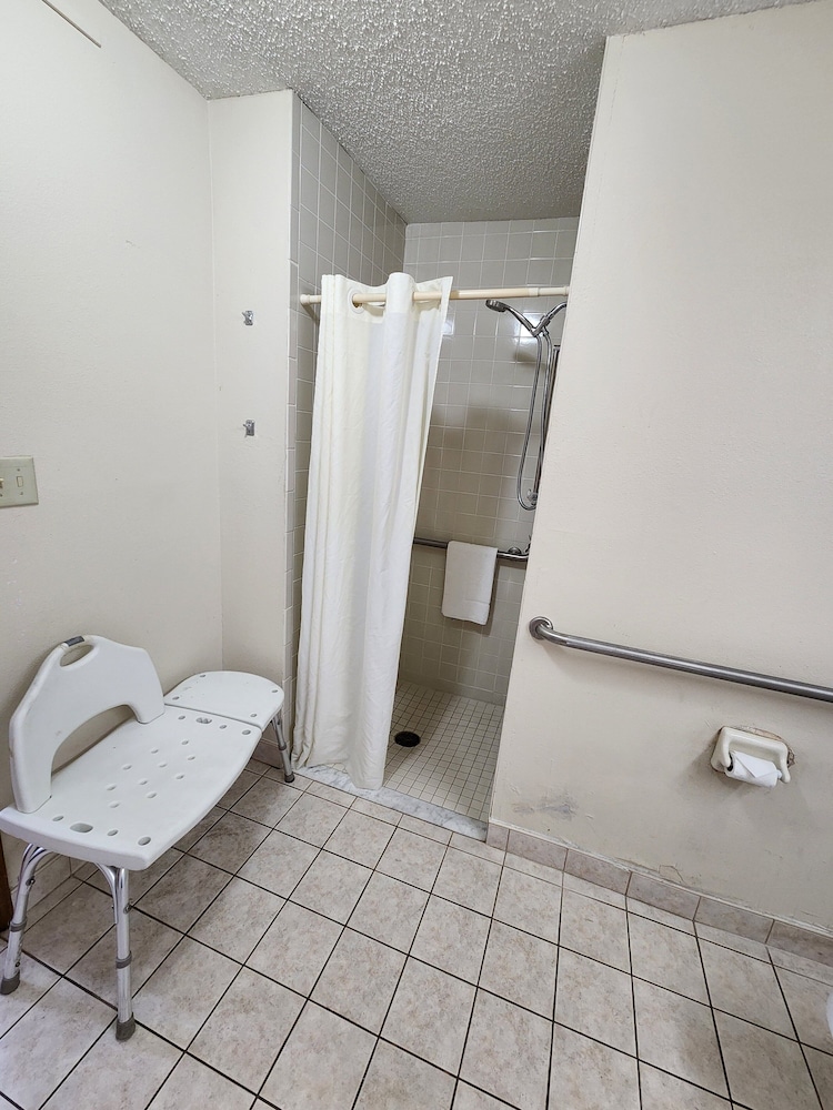 WestSpring Inn - photo 17