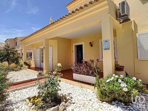 Seaview Villa with Private Pool in Moncarapacho — 4-Star Luxury Hotel in Moncarapacho, Portugal