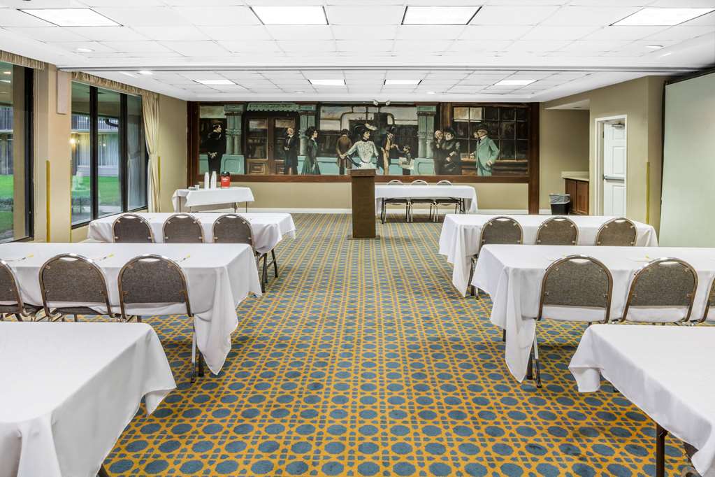 Days Inn & Suites by Wyndham Jennings - photo 33
