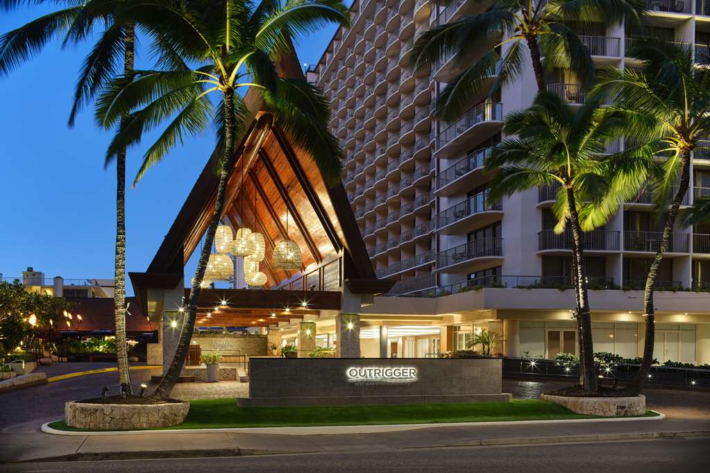 Outrigger Reef Waikiki Beach Resort - photo 9