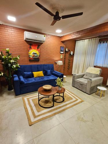 Brick Maison 1BHK with Free Parking Juhu Bandra