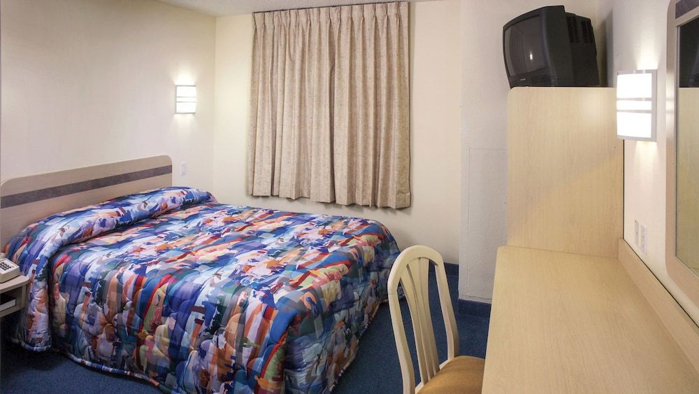 Motel 6 Holyoke MA - photo 17