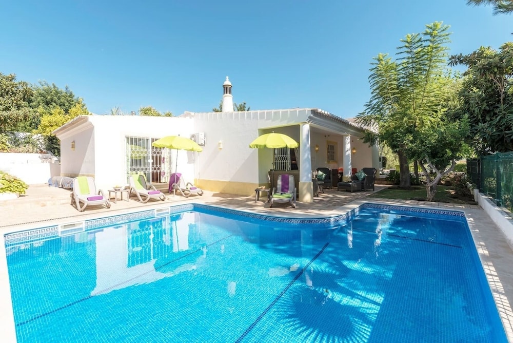 Immaculate 3 bed Villa in Guia Private Pool — 4-Star Luxury Hotel in Albufeira, Portugal