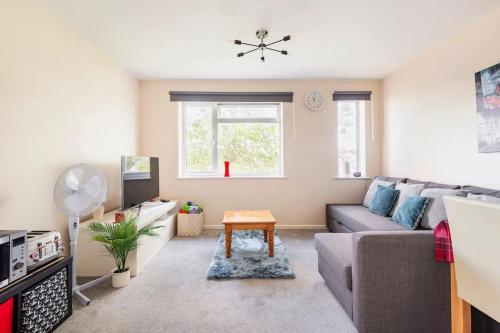 Charming Entire 2 Bedroom House in Milton Keynes — 4-Star Luxury Hotel in Milton Keynes, United Kingdom