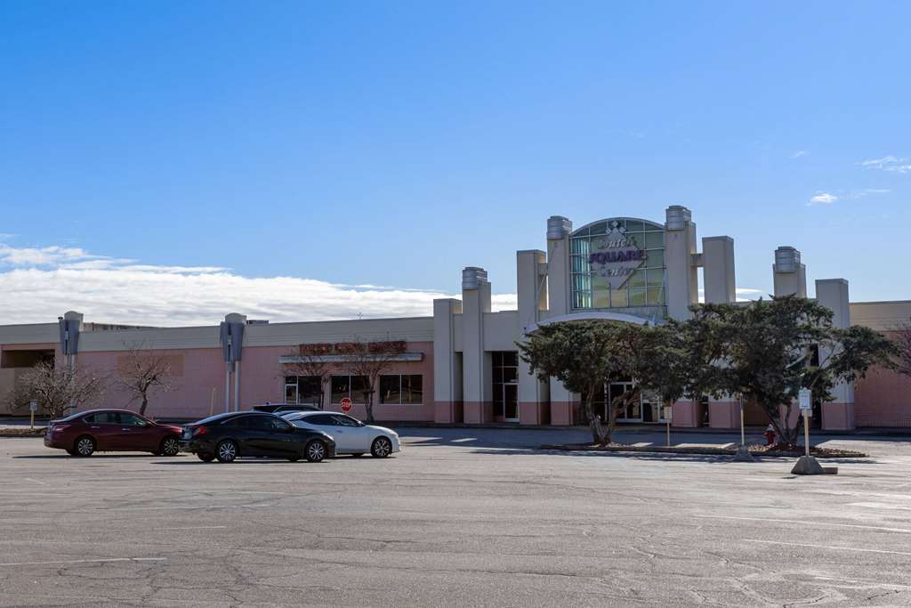 Days Inn by Wyndham Columbia - photo 32