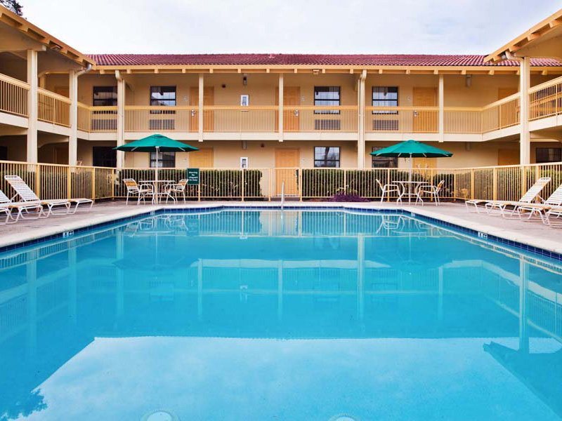 La Quinta Inn Savannah Midtown - photo 7