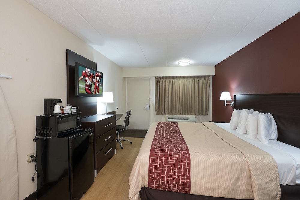 Red Roof Inn Toledo Maumee - photo 7