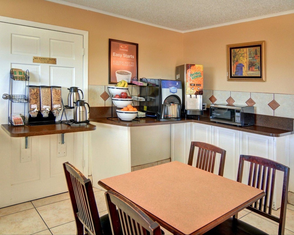 Super 8 by Wyndham Decatur Texas - photo 16