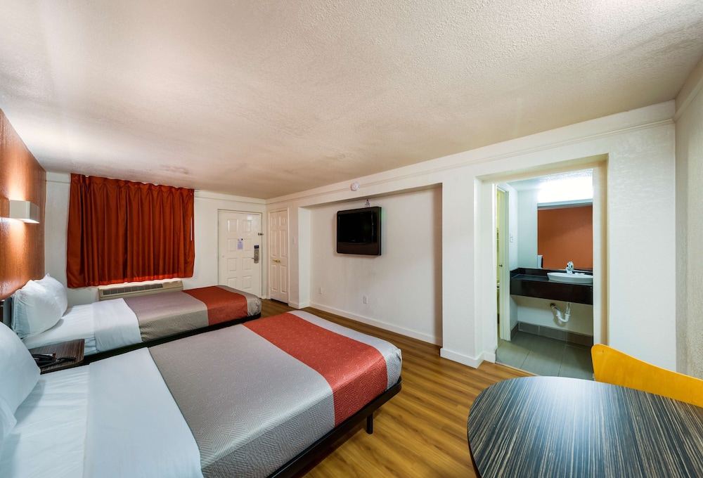 Motel 6 Dallas TX Farmers Branch - photo 16