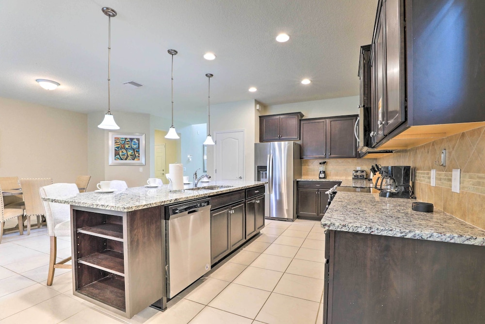 New Upscale 8BR Kissimmee Retreat with Private Pool Spa & Resort Amenities 7 Mi to Disney - photo 13