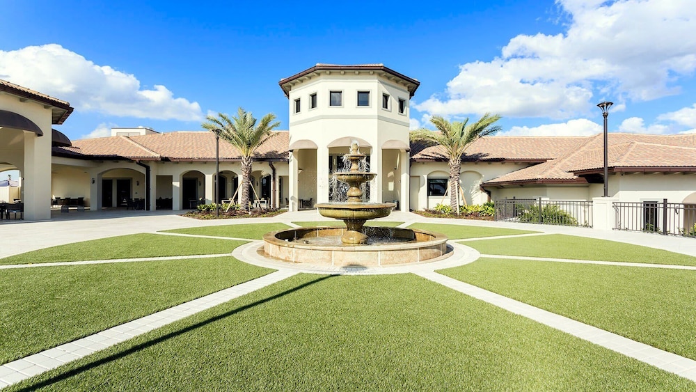 5BR Stylish Championsgatetownhome w Private Pool - photo 30