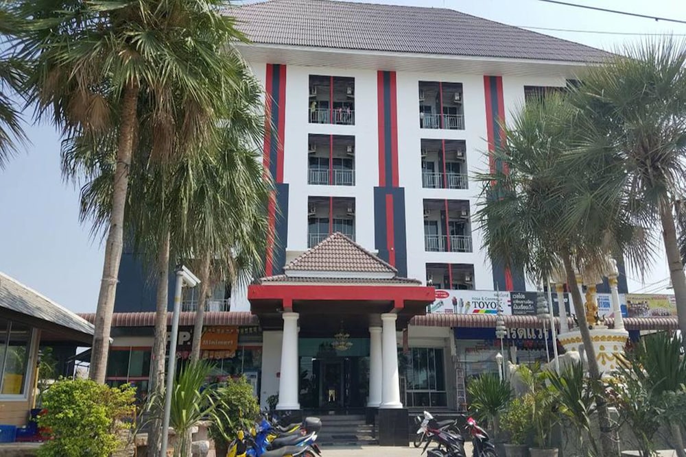 Thanarom Place — hotel in Phan Thong