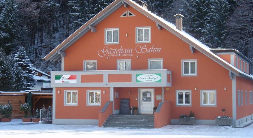 Gästehaus Sahin — 4-Star Luxury Hotel in Bartholomaeberg, Austria