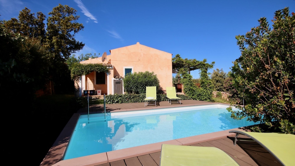 Villamore — hotel in Loiri Porto San Paolo