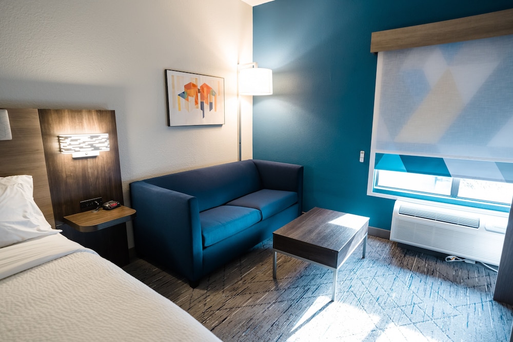 Holiday Inn Express & Suites Knoxville North I 75 Exit 112 by IHG - photo 16
